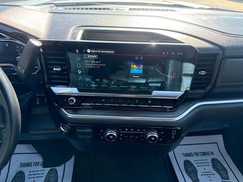 Used 2025 GMC Sierra 1500 SLT AWD/4WD image 10