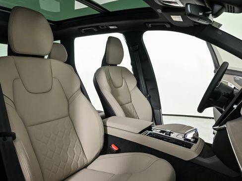 New 2026 Volvo XC90 B6 Plus w/ Protection Package Premier image 23