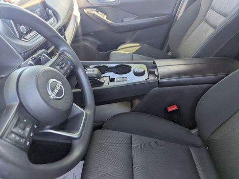 Used 2024 Nissan Rogue SV image 19