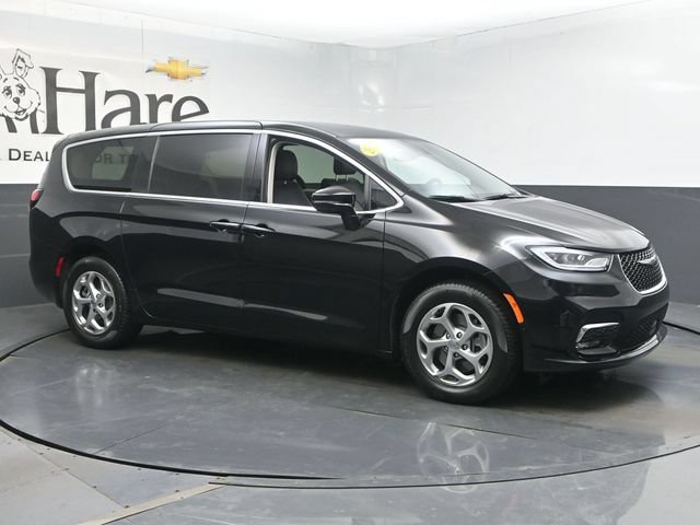 Used 2024 Chrysler Pacifica Limited AWD/4WD image 6