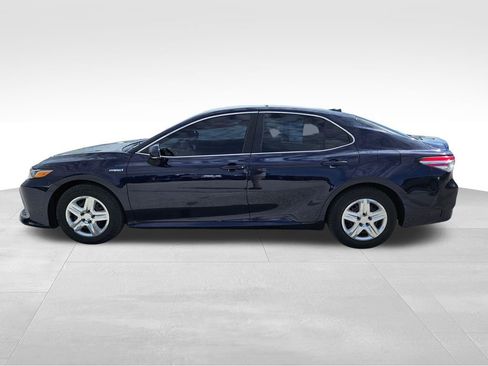 Used 2021 Toyota Camry LE FWD image 9