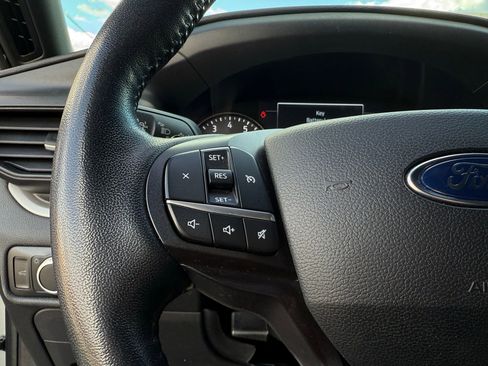 Used 2020 Ford Explorer XLT image 40