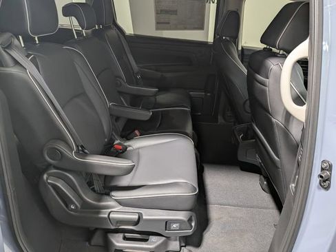 New 2026 Honda Odyssey Touring image 18
