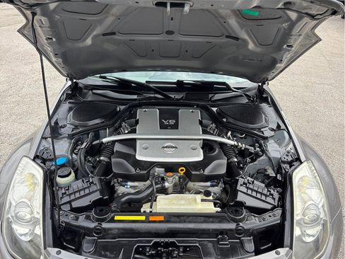 Used 2009 Nissan 350Z Touring RWD image 34