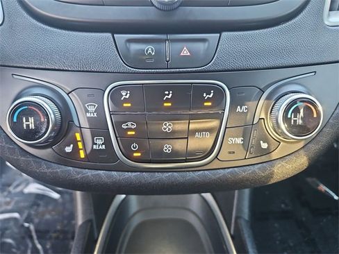 Used 2022 Chevrolet Malibu LT image 18