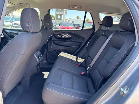Used 2024 GMC Terrain SLE FWD image 24