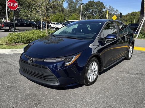 Used 2023 Toyota Corolla LE image 10