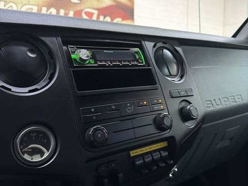 Used 2014 Ford F550 4x4 Crew Cab Super Duty image 28