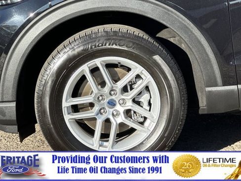 Used 2025 Ford Explorer Active AWD/4WD image 28