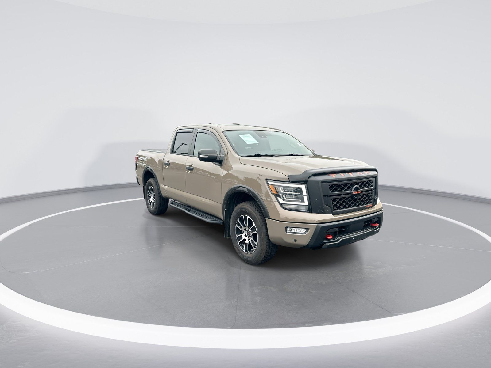 Used 2022 Nissan Titan PRO-4X w/ Pro-4x Convenience Package AWD/4WD image 2