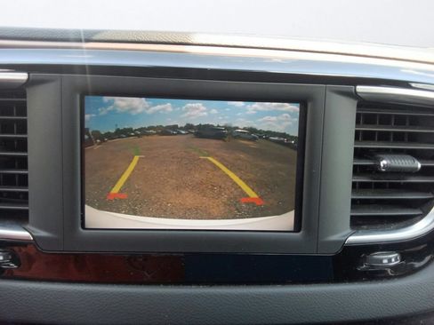 Used 2023 Chrysler Voyager LX FWD image 27