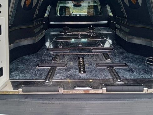 Used 2011 Cadillac DTS Limousine image 14