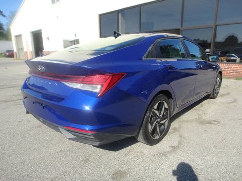Used 2021 Hyundai Elantra SEL w/ Convenience + Premium Package FWD image 4