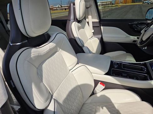 Used 2020 Lincoln Aviator Black Label w/ Dynamic Handling Package image 39