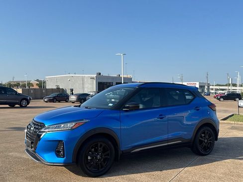 Certified 2024 Nissan Kicks SR w/ SR Premium Package FWD image 10