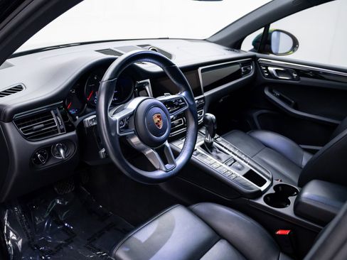 Used 2020 Porsche Macan AWD/4WD image 4