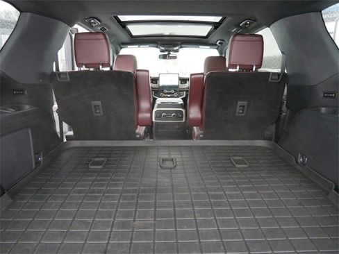 Used 2023 Ford Expedition Limited image 10