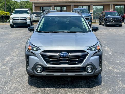 Used 2025 Subaru Outback Premium AWD/4WD image 5