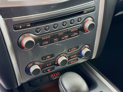 Used 2018 Nissan Pathfinder SL w/ Midnight Edition Package image 17