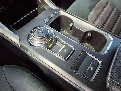 Used 2019 Ford Fusion SE image 9