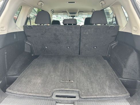 Used 2025 Nissan Rogue SV FWD image 27