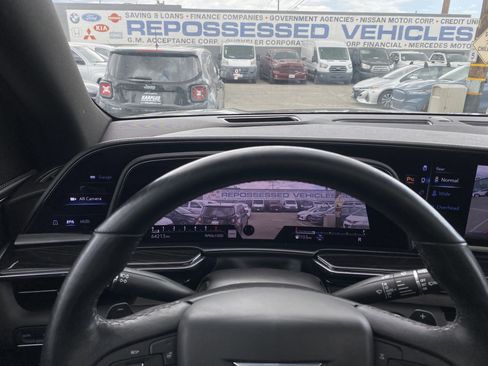 Used 2021 Cadillac Escalade ESV Sport AWD/4WD image 13