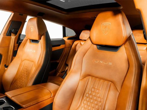Used 2023 Lamborghini Urus S AWD/4WD image 3