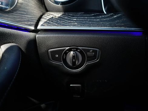 Used 2019 Mercedes-Benz E 300 image 32