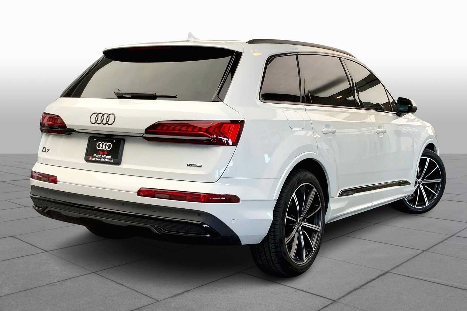Used 2024 Audi Q7 3.0T Prestige AWD/4WD image 12