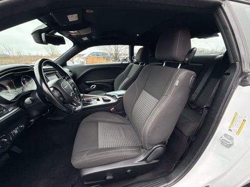 Used 2021 Dodge Challenger SXT image 12