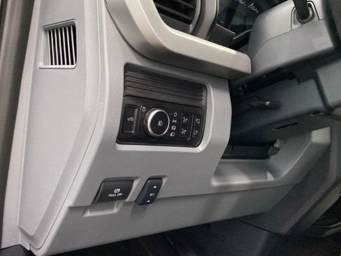 New 2025 Ford F550 4x4 SuperCab Super Duty w/ XLT Value Package image 15