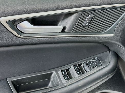 Used 2024 Ford Edge SEL image 15