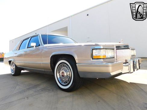 Used 1991 Cadillac Brougham image 14