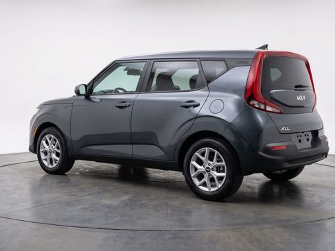 Used 2025 Kia Soul LX w/ LX Technology Package FWD image 6