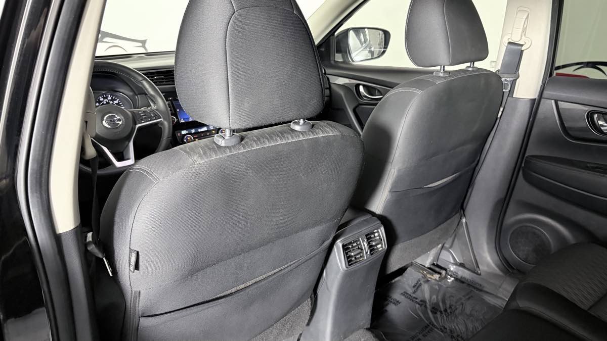 Used 2019 Nissan Rogue SV AWD/4WD image 26