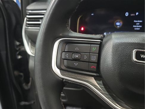 Used 2023 Jeep Wagoneer L Series II image 14