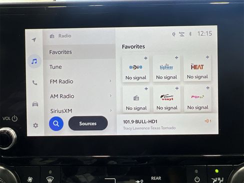 Used 2023 Toyota Highlander XLE image 16