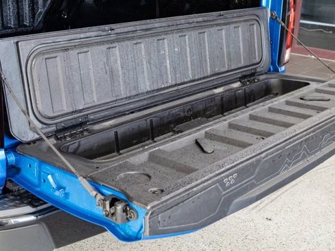 Used 2024 Chevrolet Colorado Z71 w/ Z71 Convenience Package 2 image 9