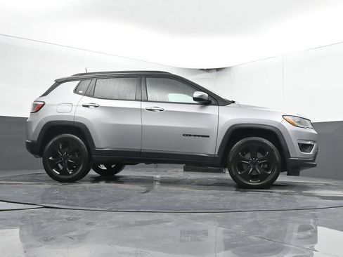 Used 2019 Jeep Compass Latitude AWD/4WD image 23