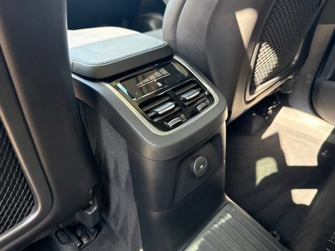 Certified 2024 Volvo XC90 T8 Core AWD/4WD image 32