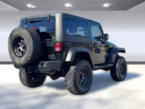 Used 2012 Jeep Wrangler Sahara image 9
