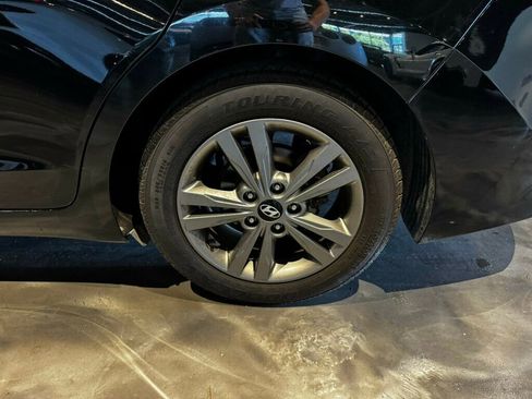 Used 2018 Hyundai Elantra Value Edition FWD image 28