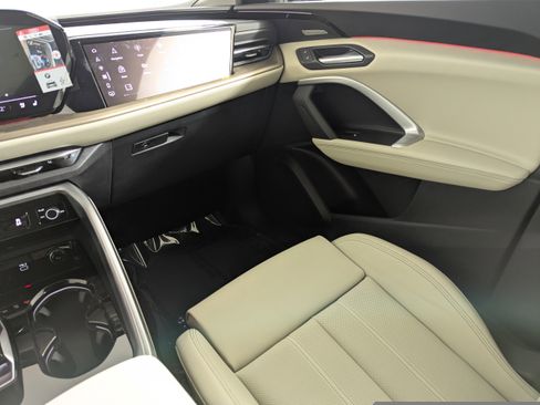 New 2025 Audi Q5 Prestige image 11