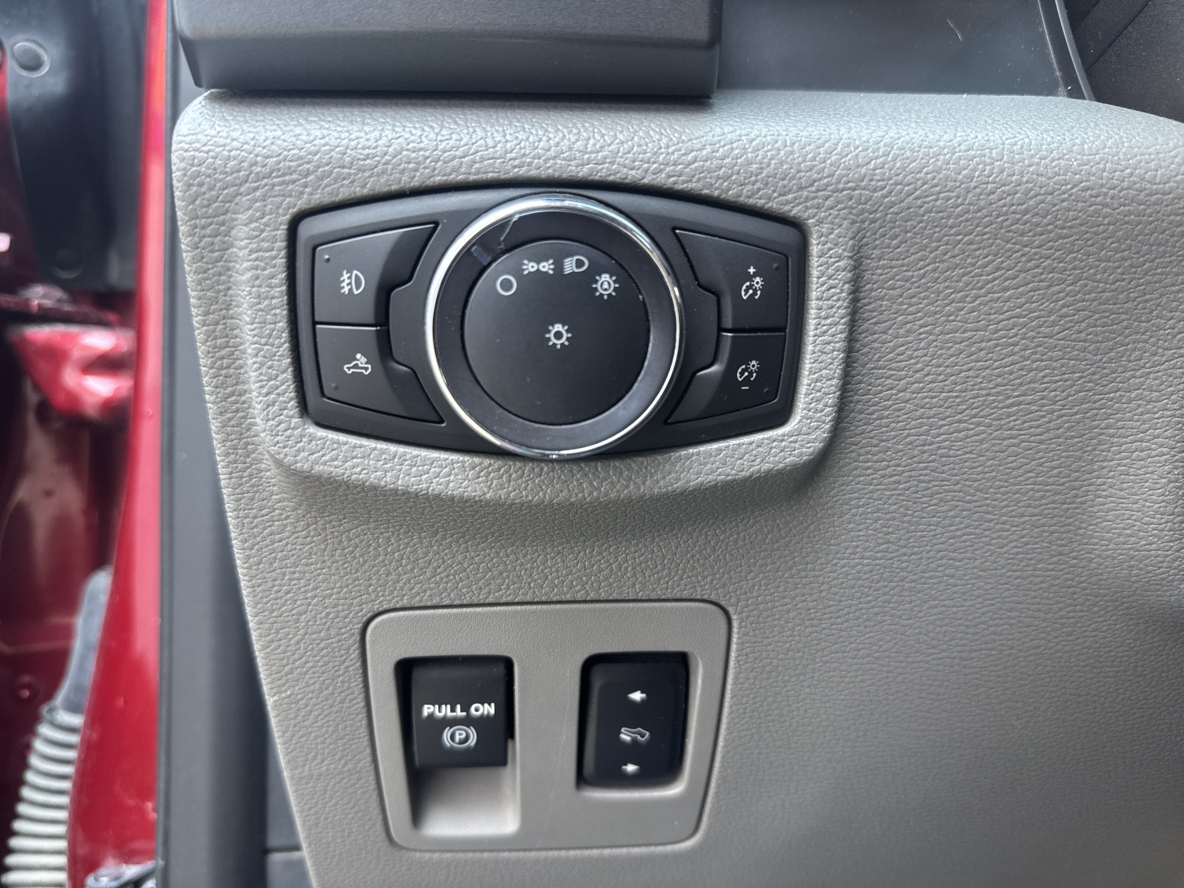 Used 2018 Ford F150 XLT w/ Equipment Group 302A Luxury RWD image 16