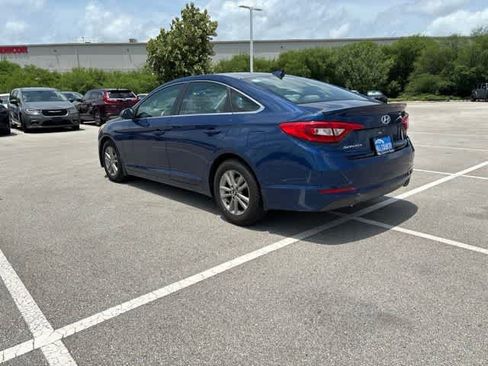 Used 2015 Hyundai Sonata SE w/ Option Group 09 FWD image 3