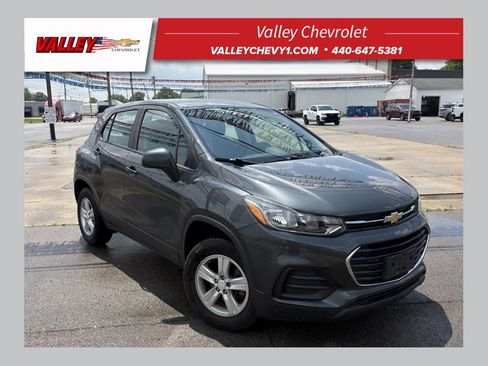 Used 2019 Chevrolet Trax LS AWD/4WD image 1