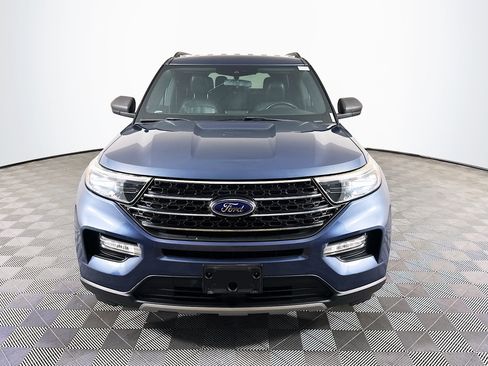 Used 2020 Ford Explorer XLT w/ Equipment Group 202A RWD image 2