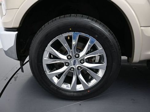 Used 2017 Ford F150 Lariat AWD/4WD image 9