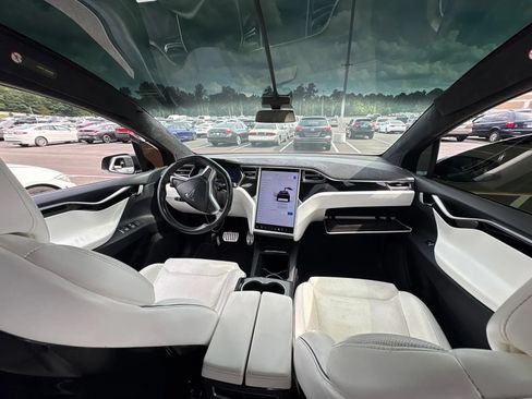 Used 2016 Tesla Model X Performance AWD/4WD image 6