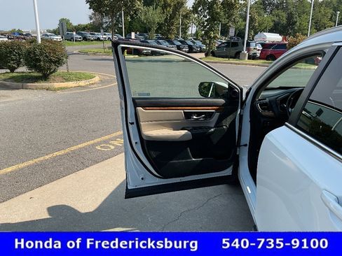 Used 2018 Honda CR-V Touring image 14